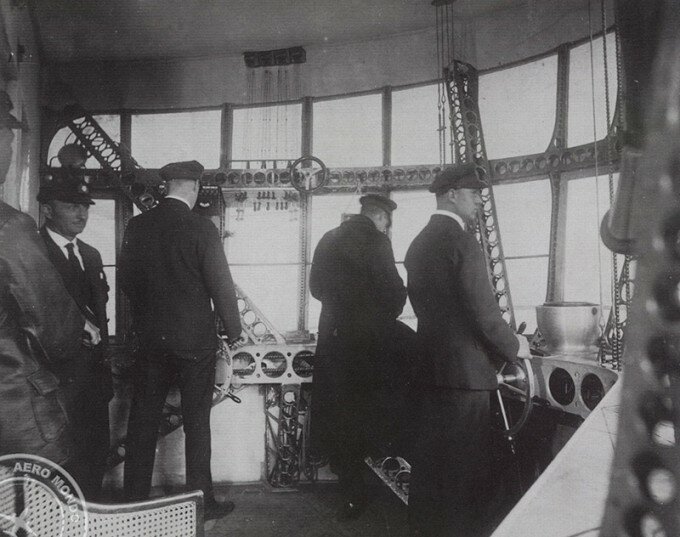 aero-mondo-lz-127-poste-de-pilotage