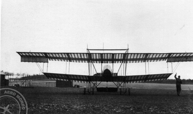 aero-mondo-biplan-farman-coupe-michelin